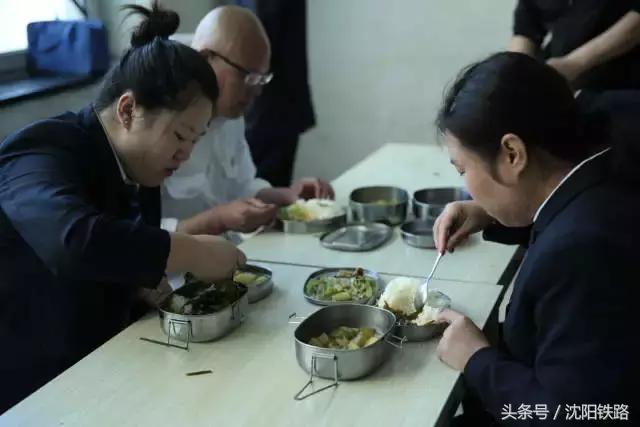 苏家屯厂白班招聘信息,苏家屯厂白班招聘信息及其影响，一种观点的分析